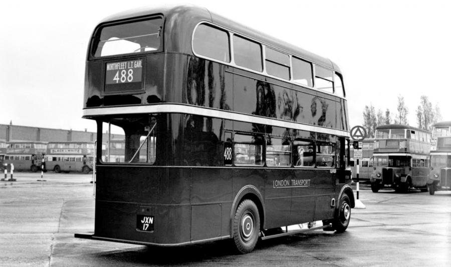  AEC Regent III RT Weymann (H30/26R) 1948 года  (фото 11 из 11)